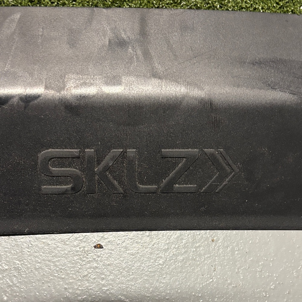 SKLZ Green and Black Golf Practice Mat - Picture 2 of 4